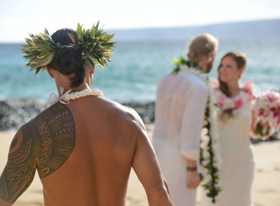 traditional-hawaiian-wedding-ceremony